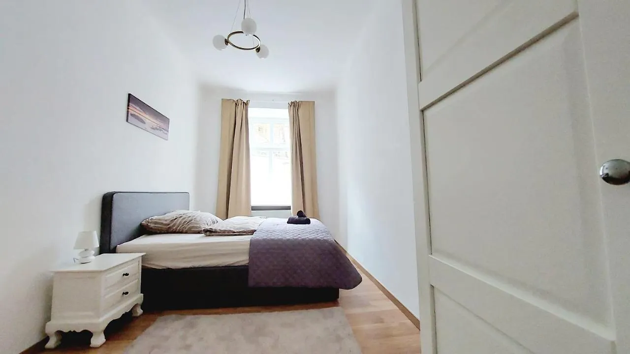 Central & Spacious Checkinvienna Apartment Austria