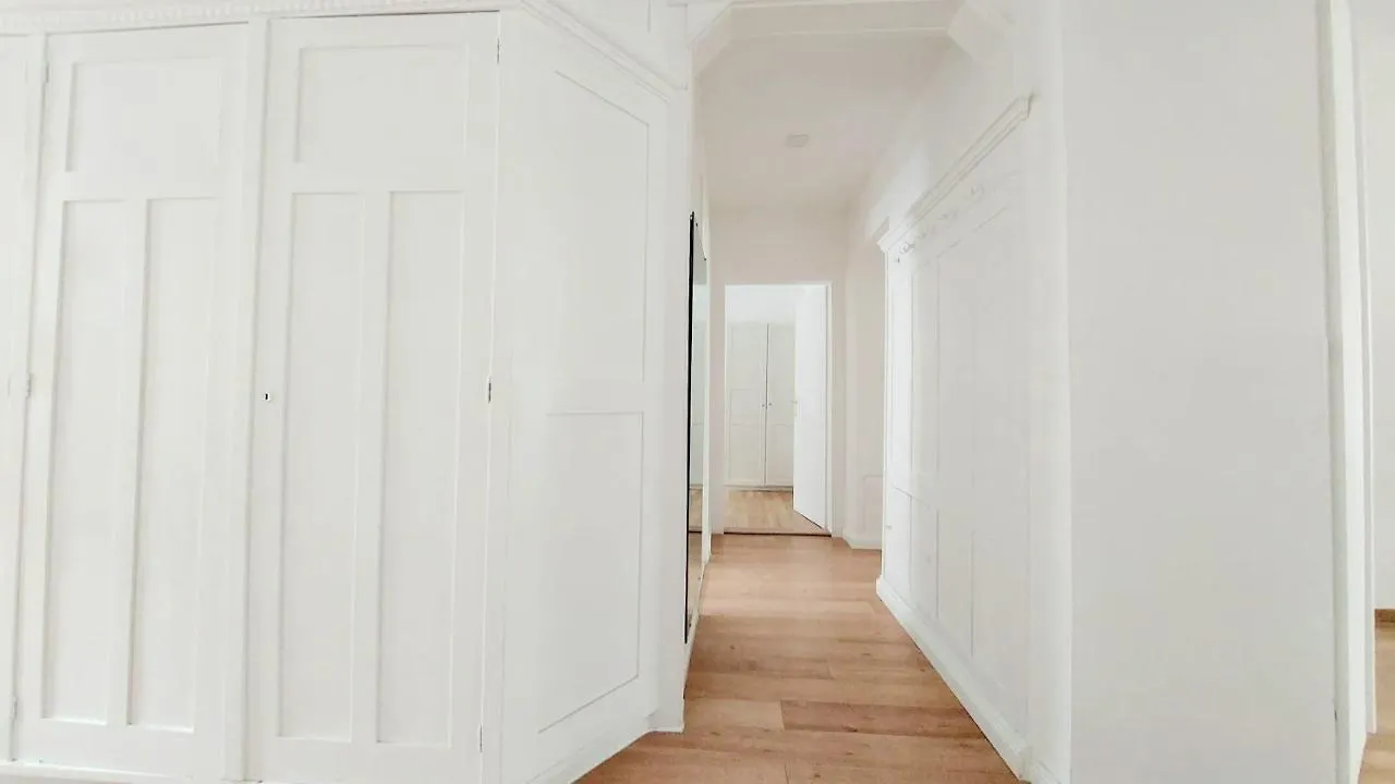 Central & Spacious Checkinvienna Apartment