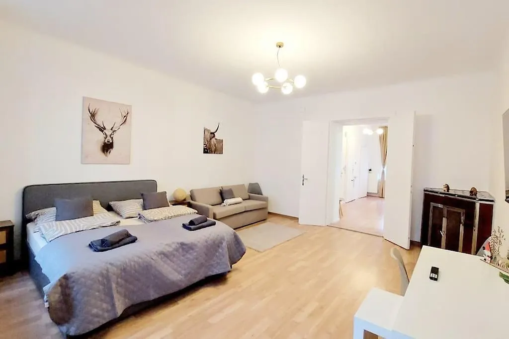 Central & Spacious Checkinvienna Apartment Austria