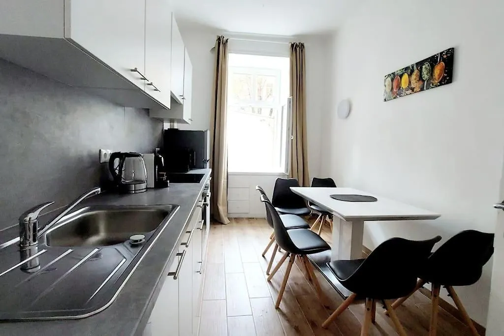 Central & Spacious Checkinvienna Apartment Wiedeń