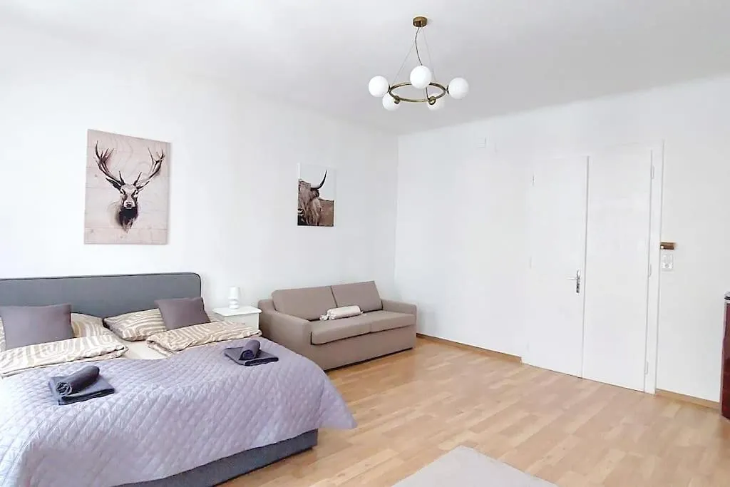 Central & Spacious Checkinvienna Apartment 0*, Wiedeń